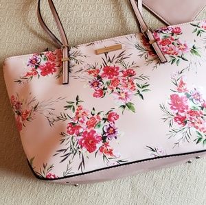 HOST PICK!! ⚘⚘⚘ Nine West Tote